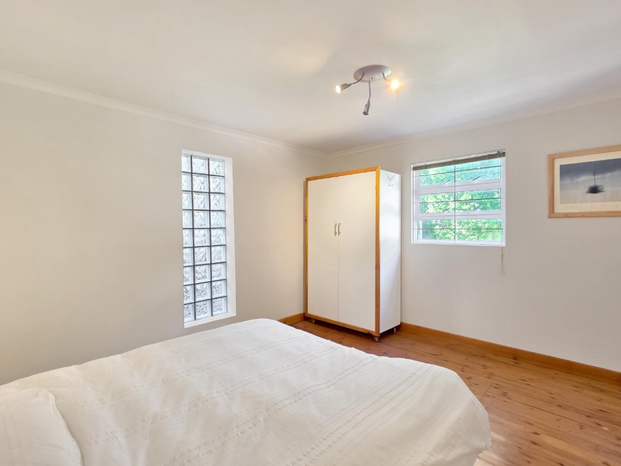 To Let 2 Bedroom Property for Rent in Vredehoek Western Cape